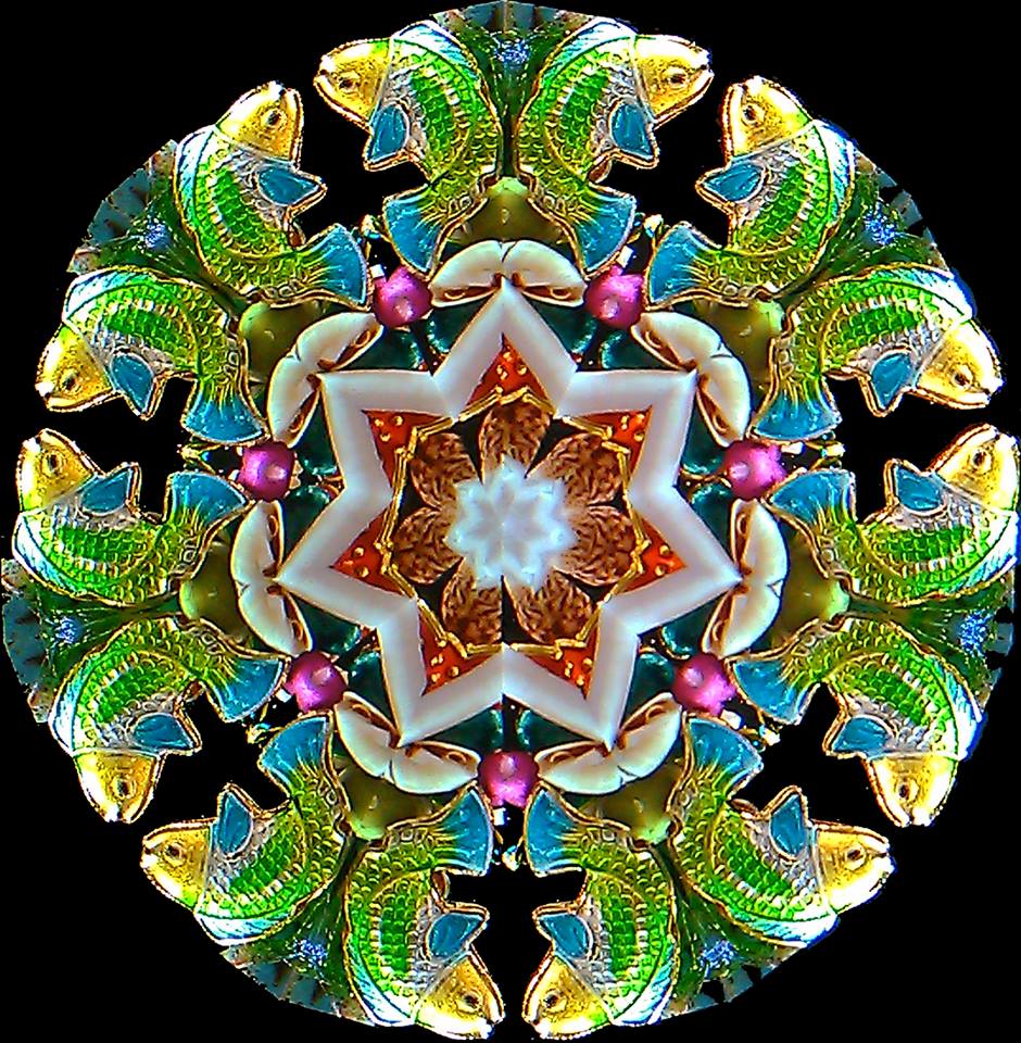 kaleidoscope image with 2 mirrors